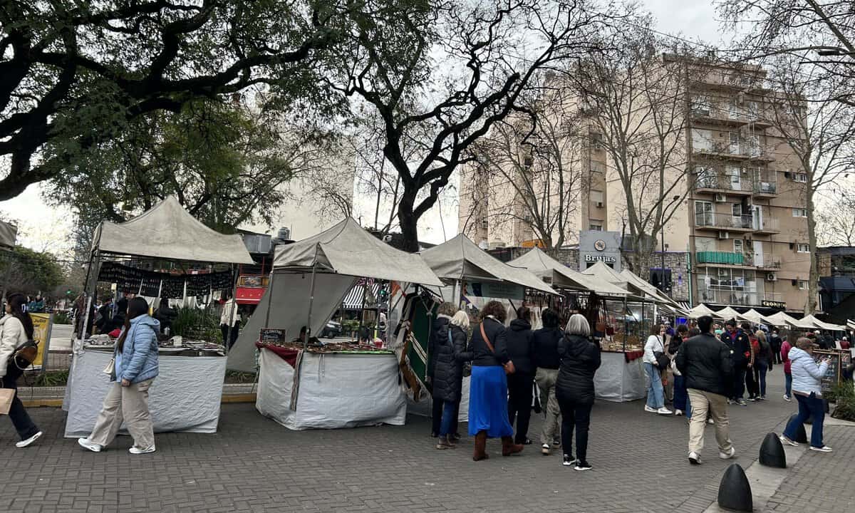 Open air market in Plaza Serrano on Saturday afternoon