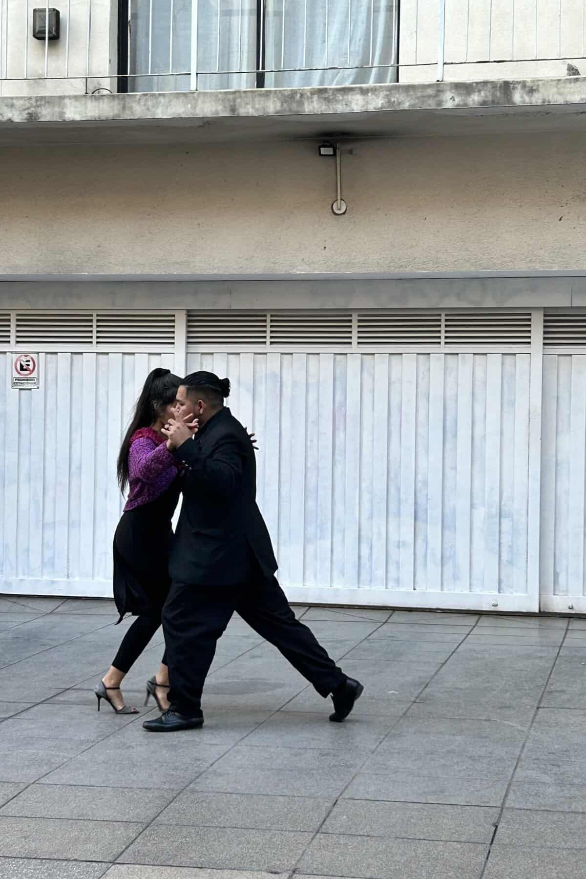 Tango dancers in San Telmo Market