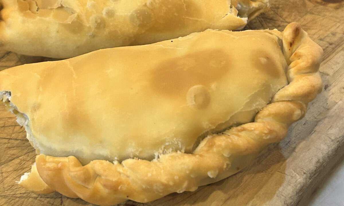 Carne Saltine Frita (Fried Beef) empanadas at El Hornero in San Telmo Market